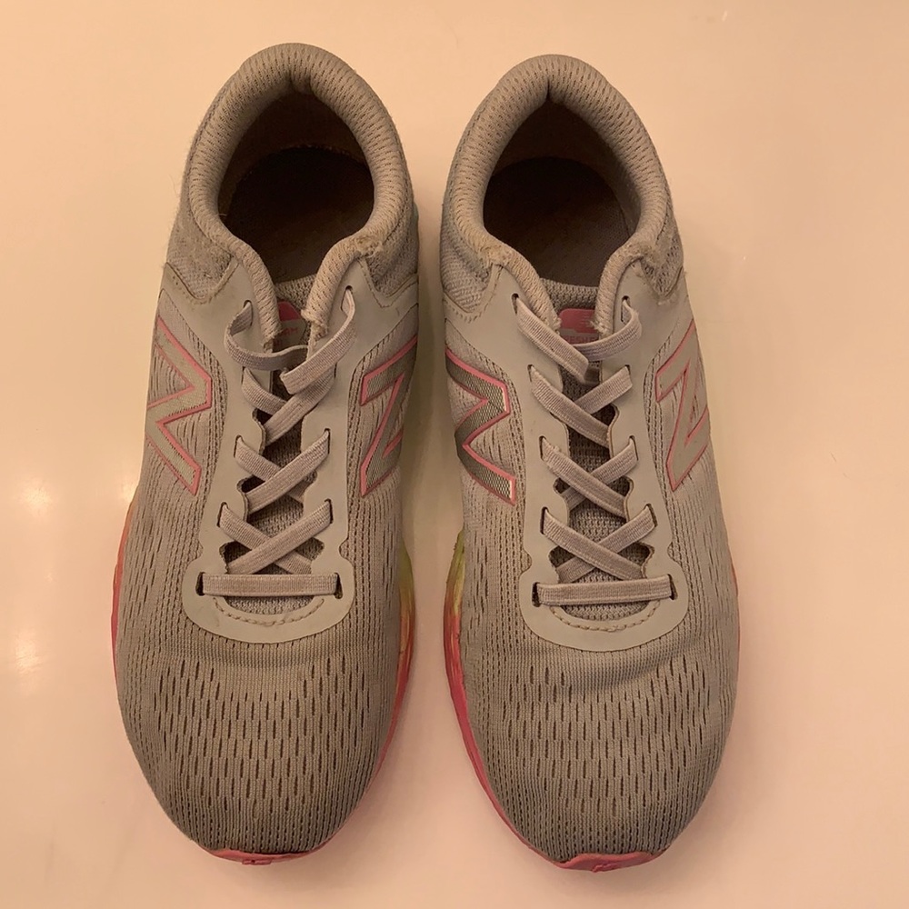 New balance || Rainbow || size 4 ||